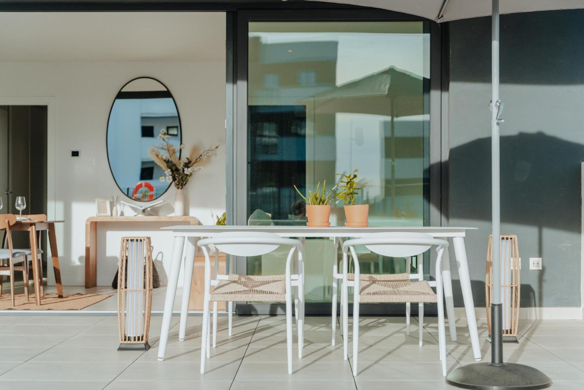 Huoneisto Higueron West Collection - The Poolside Garden By Hwpc Fuengirola